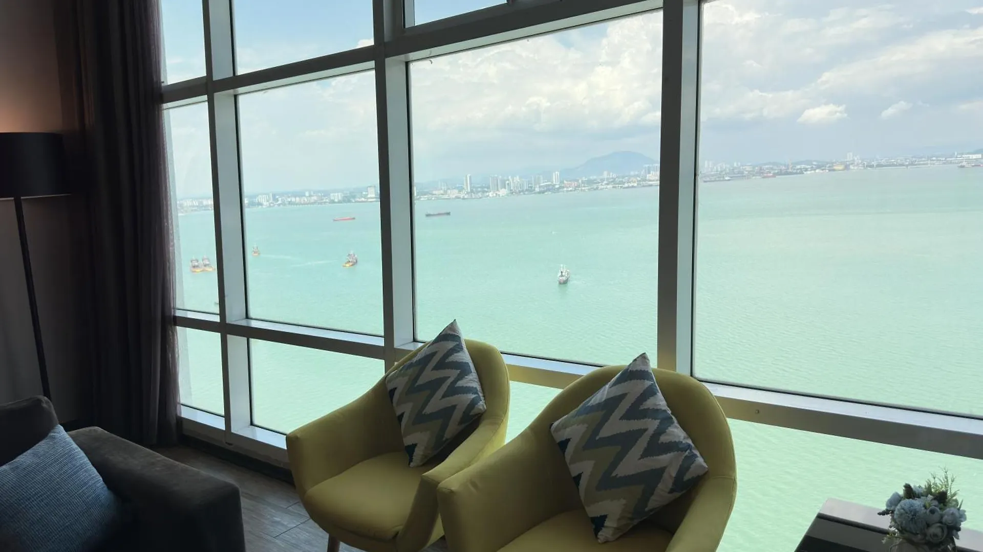 Stunning Seaview Duplex George Town Maritime Suites 0*,  Malaysia