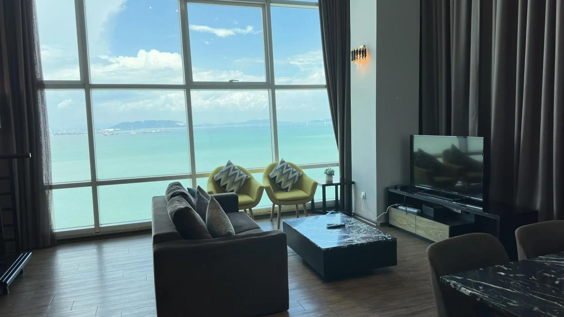 Apartment Stunning Seaview Duplex George Town Maritime Suites